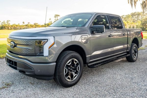 2022 Ford F-150 Lightning XLT