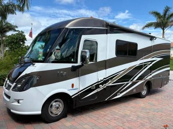 2018 Winnebago VIA 25P