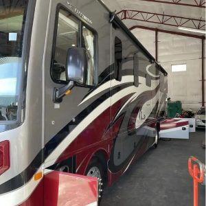 2017 Fleetwood PACE ARROW 33D