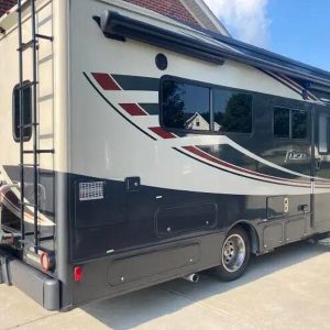 2017 Winnebago Fuse 23A