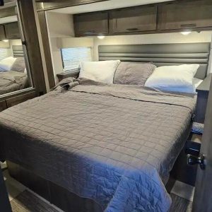 2022 Coachmen LEPRECHAUN PREMIER 298KB – FORD 450