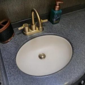 2013 American Coach Revolution 38S