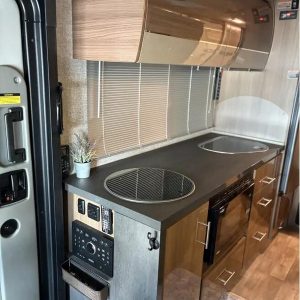 2018 Winnebago VIA 25P