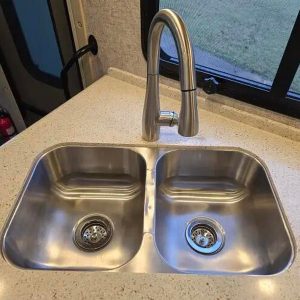 2019 Thor Motor Coach Miramar 37 1