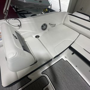 2024 Hurricane SunDeck Sport 205 IO
