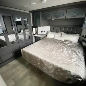 2022 Grand Design MOMENTUM M-CLASS 351MR