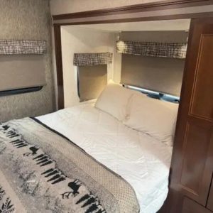 2018 Forest River SUNSEEKER 2400 MBS