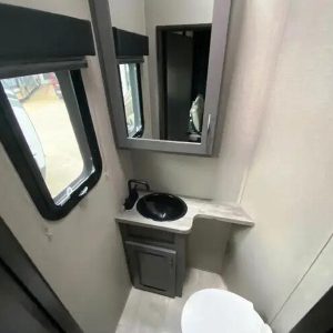 2022 Grand Design MOMENTUM M-CLASS 351MR