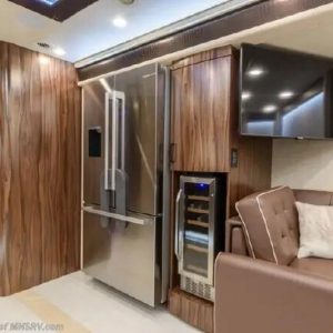 2022 Foretravel REALM PRESIDENTIAL SERIES LVB WITH SPA