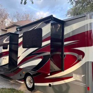 2017 Fleetwood PACE ARROW 33D