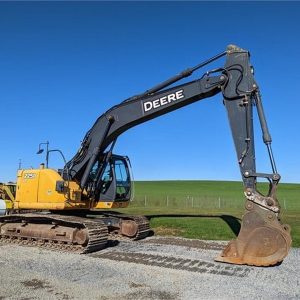 2011 DEERE 225D LC