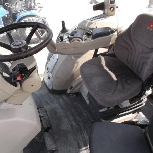 2011 MASSEY FERGUSON Tractors 8660