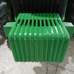 2002 JOHN DEERE Tractors 8420