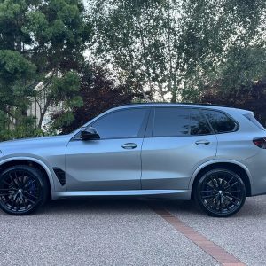 2025 BMW X5 M60i