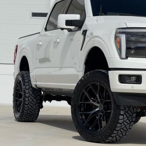 2025 Ford F-150 Lariat 5.0L