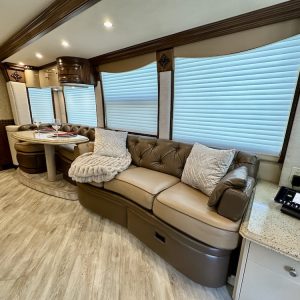 2005 Prevost Liberty Elegant Lady XLII Double Slide