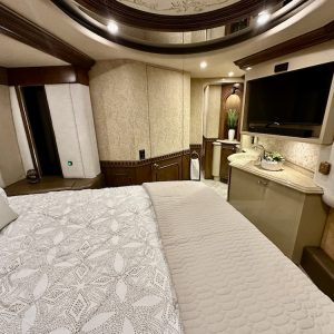 2005 Prevost Liberty Elegant Lady XLII Double Slide