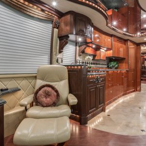 2005 Prevost Liberty Elegant Lady XLII Double Slide