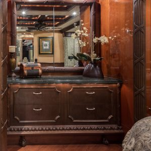 2005 Prevost Liberty Elegant Lady XLII Double Slide