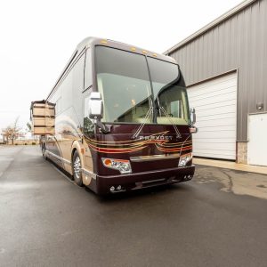 2006 Prevost Featherlite H3-45 Triple Slide