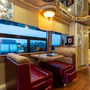 2006 Prevost Featherlite H3-45 Triple Slide