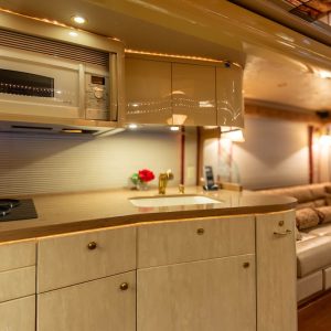 2006 Prevost Featherlite H3-45 Triple Slide