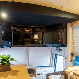 2006 Prevost Featherlite H3-45 Triple Slide