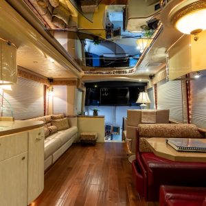 2006 Prevost Featherlite H3-45 Triple Slide