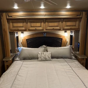 2017 Tiffin Motorhomes PHAETON 40 QBH