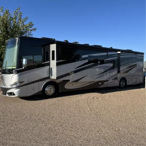 2017 Tiffin Motorhomes PHAETON 40 QBH